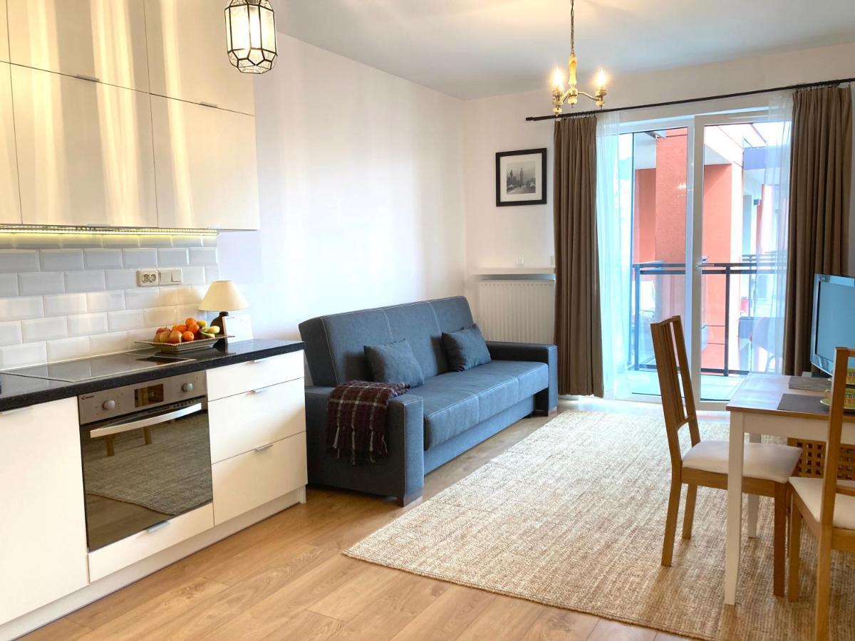 Modern In Centre Of +free Parking Apartament *